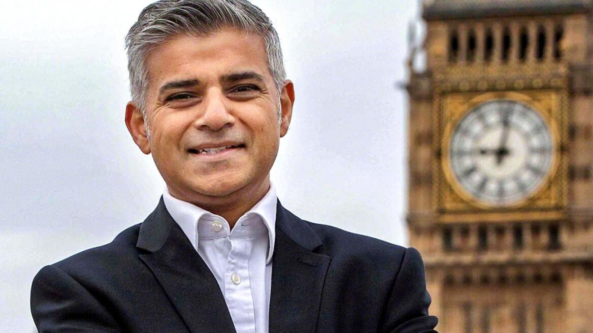 Ποιος είναι ο Σαντίκ Καν, ο πρώτος μουσουλμάνος δήμαρχος του Λονδίνου